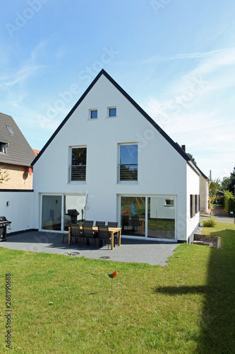 Einfamilienhaus Terrase Fenster modern Architektur