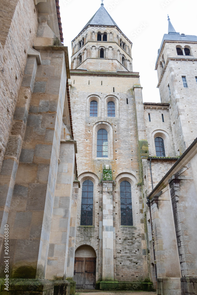 Façade et clocher de l'Abbaye de Cluny Saône et Loire, Bourgogne, France, Europe