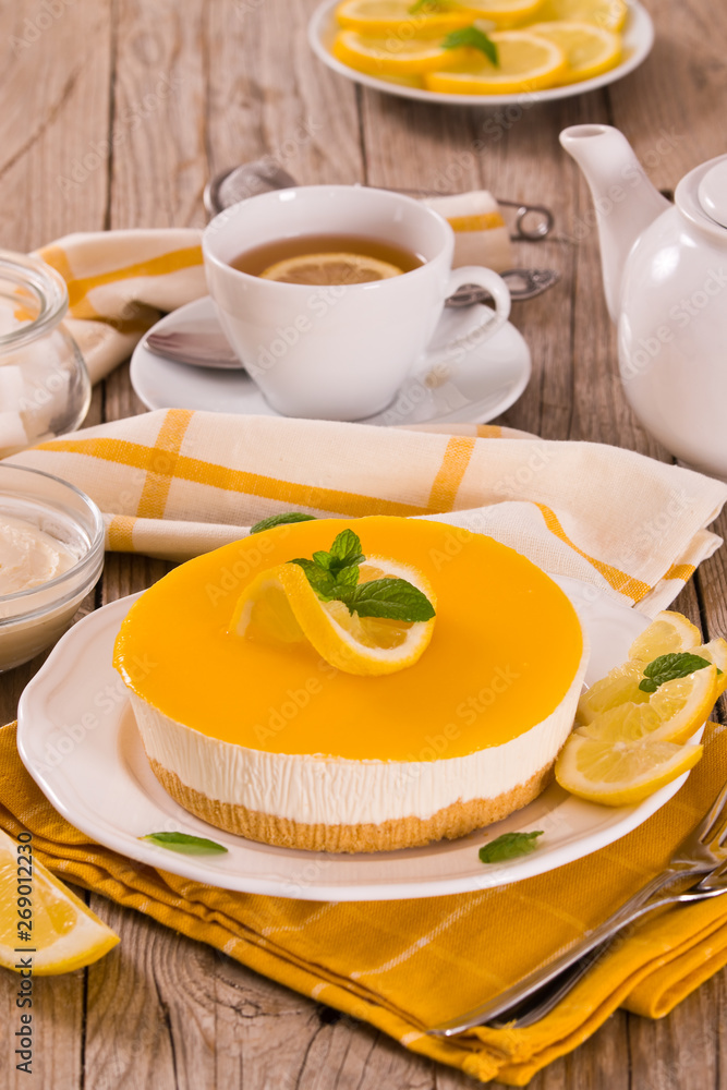 Lemon and mascarpone cheesecake. Lemon and mascarpone cheesecake.