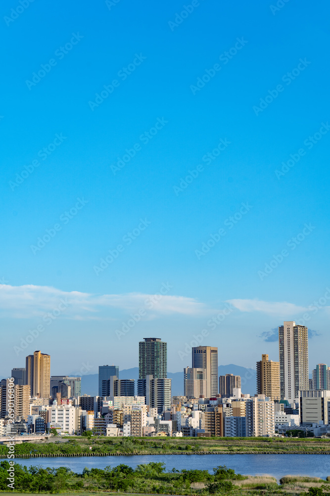 大阪　ビル群　都市風景