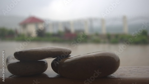 Canvas Print three sea stones