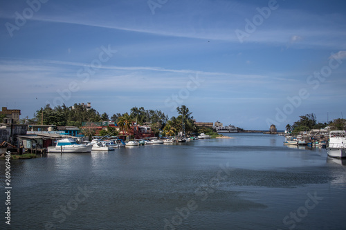 Obraz na płótnie Jaimanitas, La Habana, Kuba, River, Ships, habour w salonie