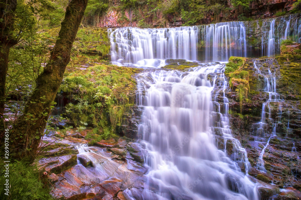 Obraz premium Waterfall Brecon Beacons Full River