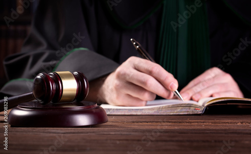 judge's verdictbusiness or legal agreement signed in the presence of a lawer