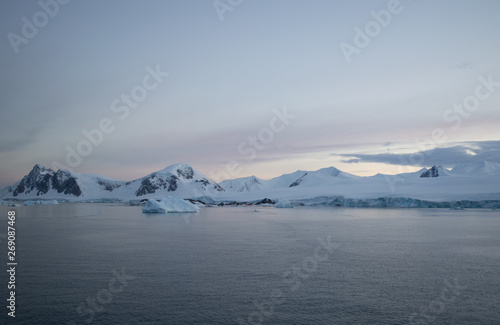 Antarctica landscape. Glaciers are melting down. © Gonzalo Solari