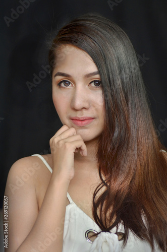  Smile face model Thailand lady .She take a photo for present product hairs at my home studio CHAINAT THAILAND 