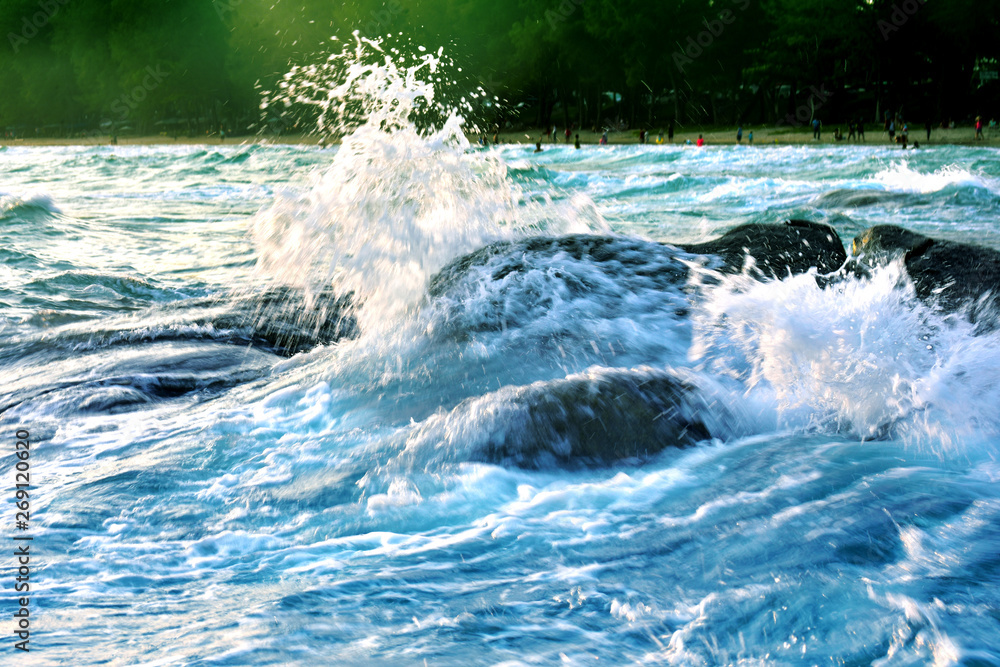 Obraz premium The sound of the sun's rays, the wind The sky at the beach and the beautiful sand