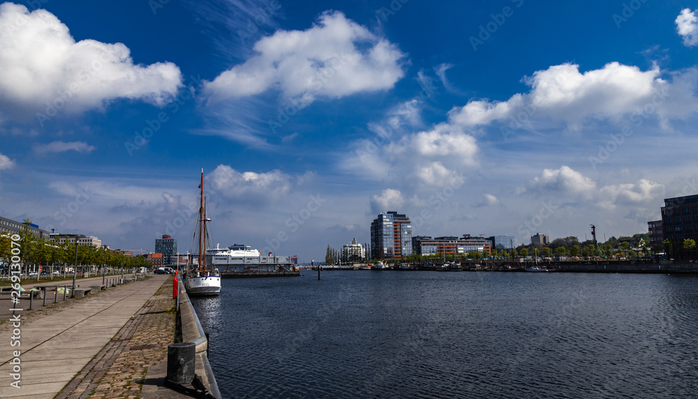 Obraz premium Kiel Hörn Skyline Panorama Kai-City