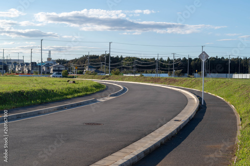 柏の葉キャンパス　郊外の造成地の道路