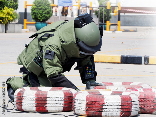 Foto Bomb Disposal Expert in Bomb suit for Explosive ordnance disposal