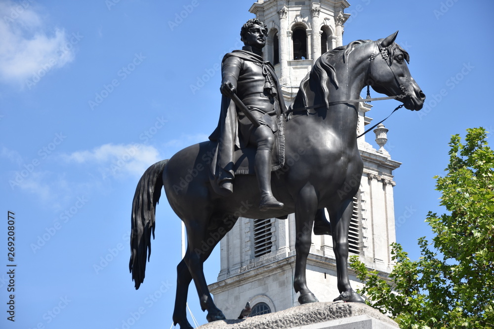 Obraz premium King George IV (1762-1830) statue on Trafalgar Square, London, England. George the Fourth was King of England, Scotland and Ireland