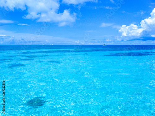 夏の海　沖縄 © satopppy