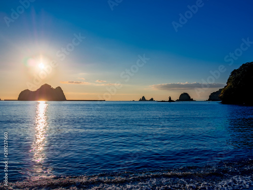 Wallpaper Mural 【静岡県伊豆半島ジオパーク】西伊豆大田子の夕景【秋】 Torontodigital.ca