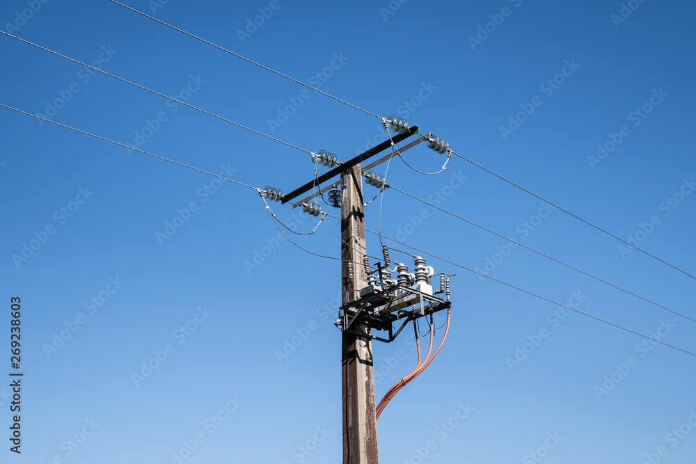 Electrical pylon with high voltage transformer