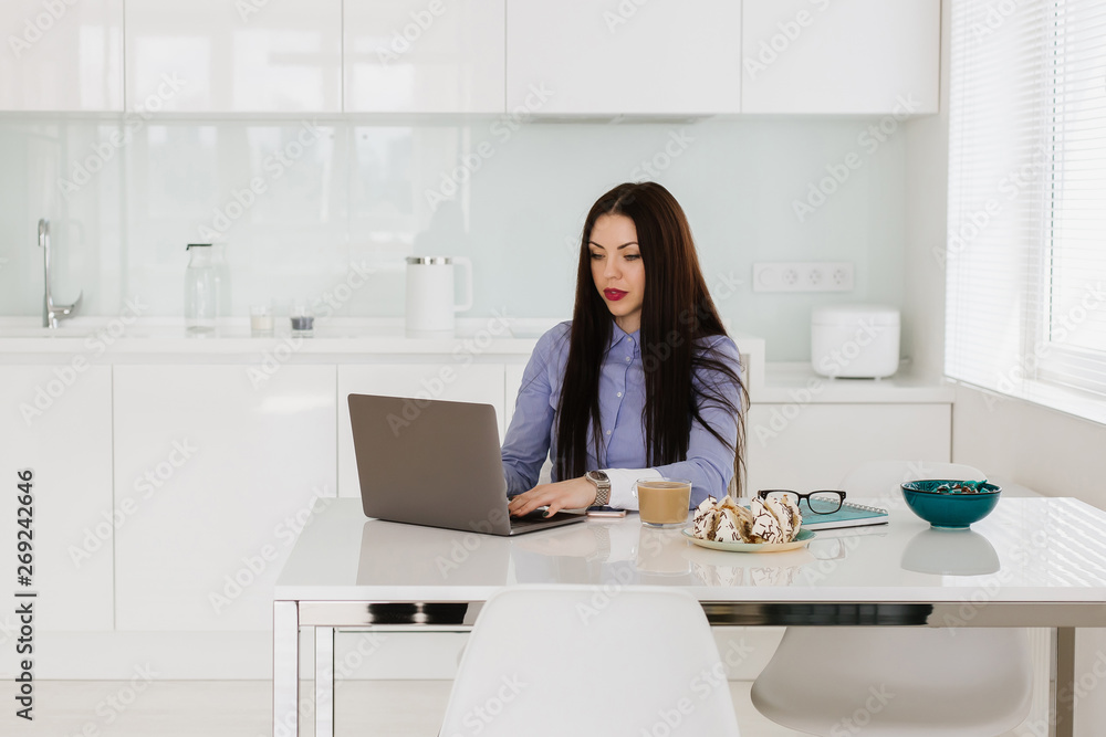 adult,attractive,beautiful,brunette,business,businesswoman,casual,caucasian,cheerful,coffee,computer,couch,email,female,girl,hair,happiness,happy,home,house,indoors,interior,internet,job,laptop,lifest adult,attractive,beautiful,brunette,business,businesswoman,casual,caucasian,cheerful,coffee,computer,couch,email,female,girl,hair,happiness,happy,home,house,indoors,interior,internet,job,laptop,lifest