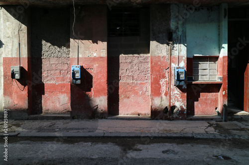 Cuba, habana, carrebean streetlive, people, carrebean building photo