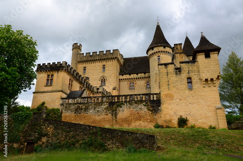 CHÂTEAU DE PUYMARTIN XIII SIÈCLE PÉRIGORD NOIR DORDOGNE FRANCE