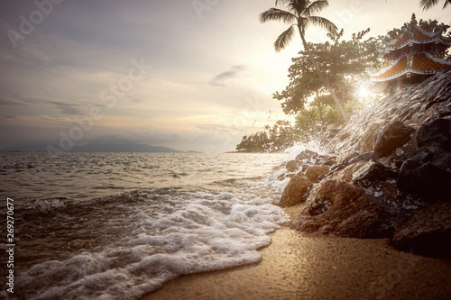 Sonnenaufgang an einem thai...