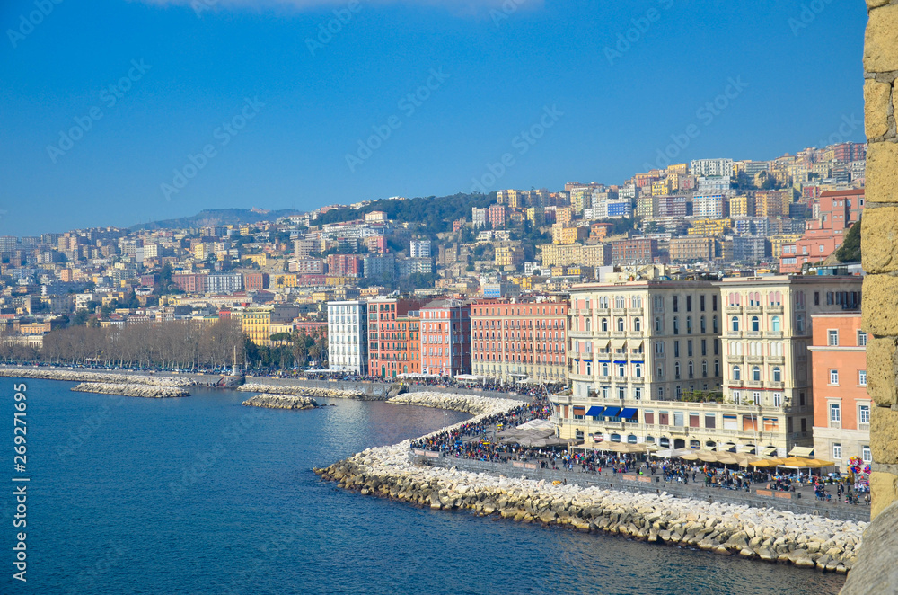 Obraz premium The Neapolitan seaside, viewed from Castel Dell' Ovo 