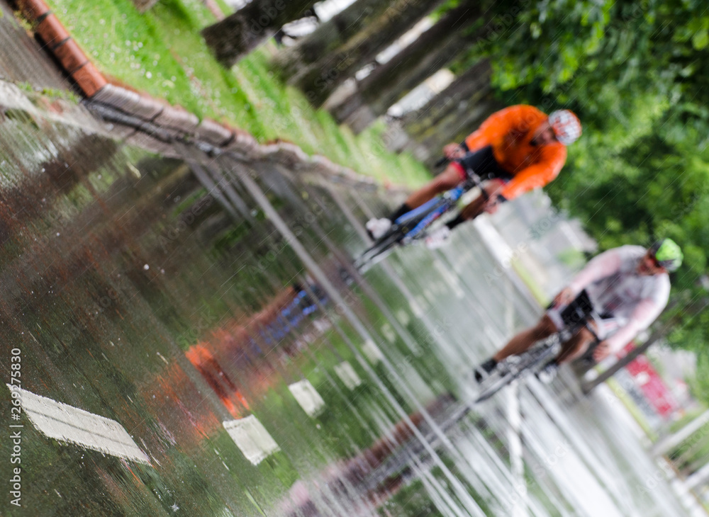 Naklejka premium Ciclistas