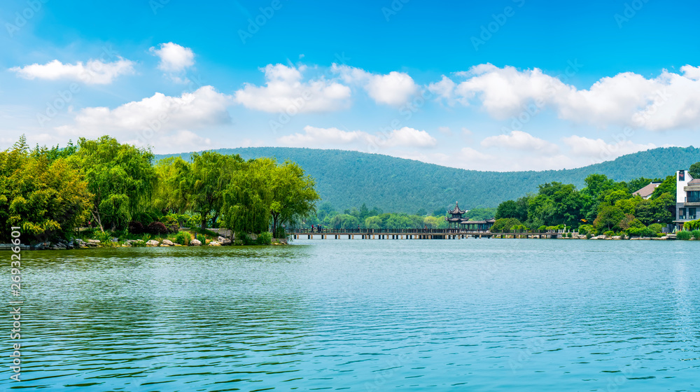 The Beautiful Landscape of Yulong Lake in Xuzhou The Beautiful Landscape of Yulong Lake in Xuzhou