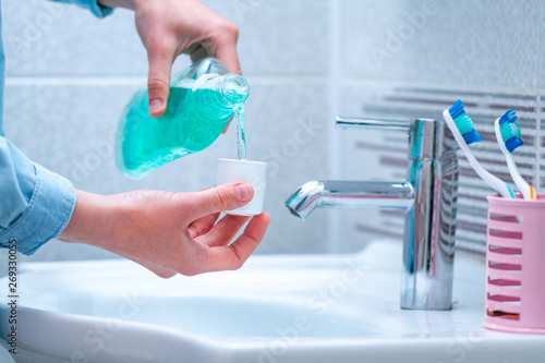 Quadro su tela Oral hygiene, use of mouthwash for the health of teeth and gums