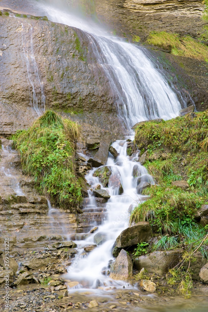 Obraz premium Waterfall in Pyrenees