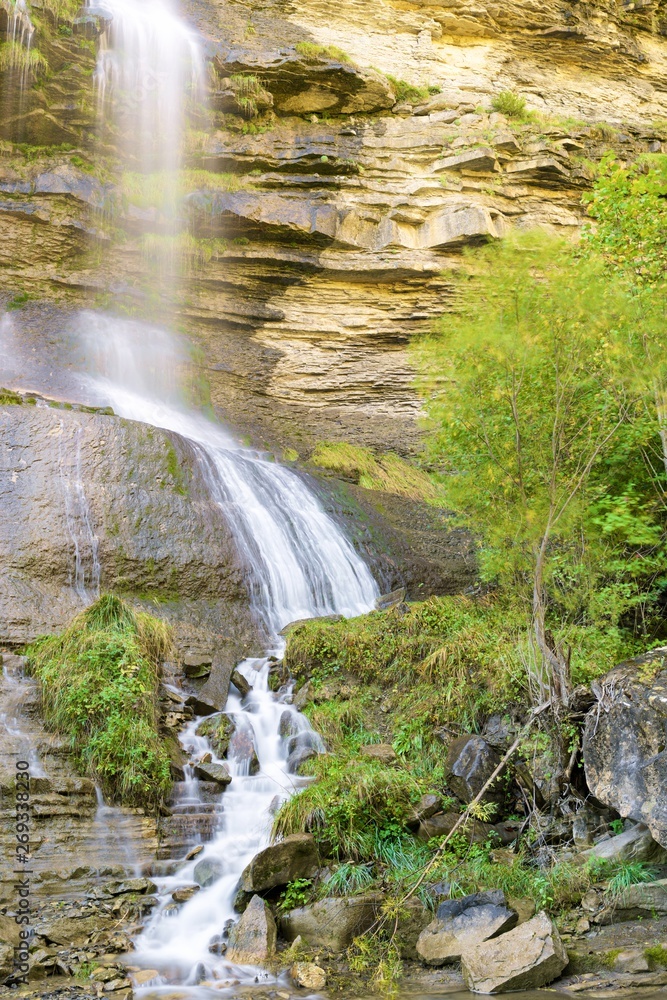 Obraz premium Waterfall in Pyrenees