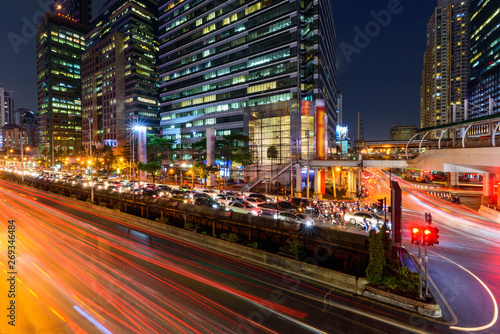 blur light traffic at junction / blurry traffic light in the city  © rukawajung