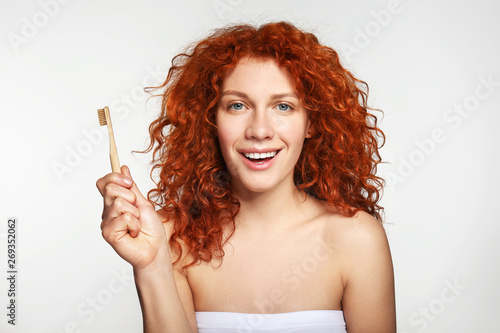 Beautiful redhead woman wit...