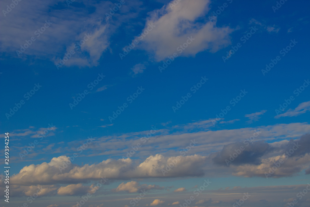 Obraz premium Beautiful photo of clouds in the blue sky, A flock of little clouds