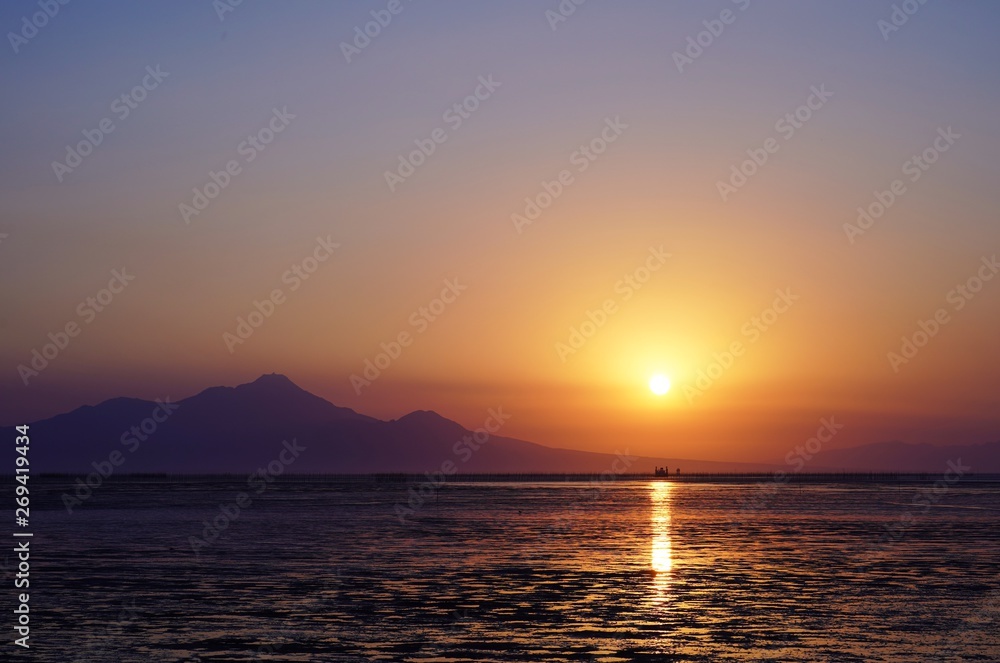 宇土市のたわれ島、たばこ島の日没風景