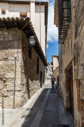 Panoramic views of the historic center of Cuena and its hanging houses © josevgluis