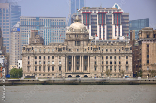 Photography HSBC (The Hongkong and Shanghai Banking Corporation Limited) Building in the Bund, Shanghai, China