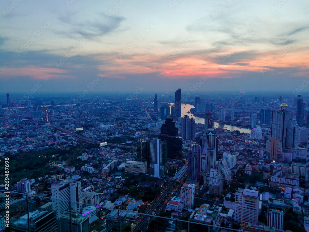 Obraz premium BANGKOK, THAILAND -JAN, 2019 - Photos of Bangkok City line, The King Power Mahanakhon Skywalk