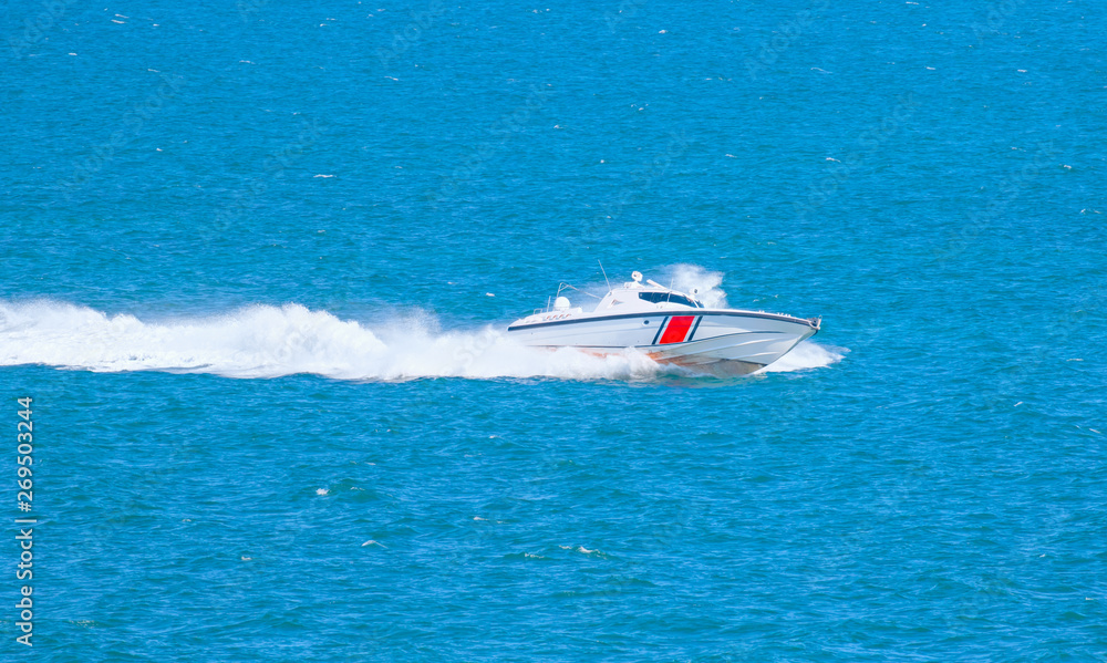Fototapeta premium Coast Guard patrol boat rushing to the rescue M