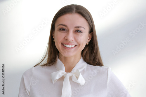 Stylish businesswoman on li...