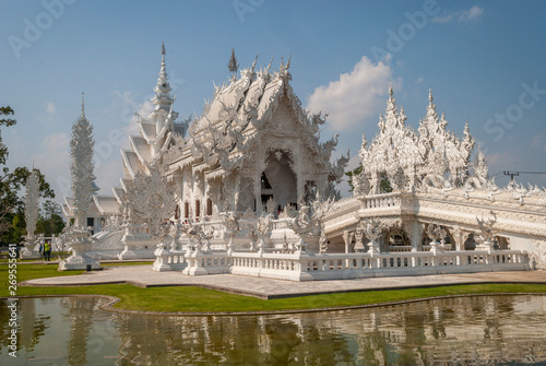 Wat Rong Khun, Chiang Rai White Temple © dinozzaver