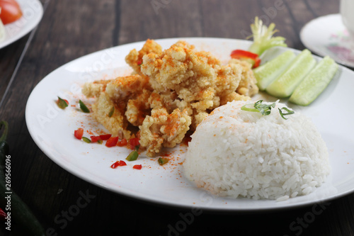 Crispy fried chicken with shihlin sauce served with rice