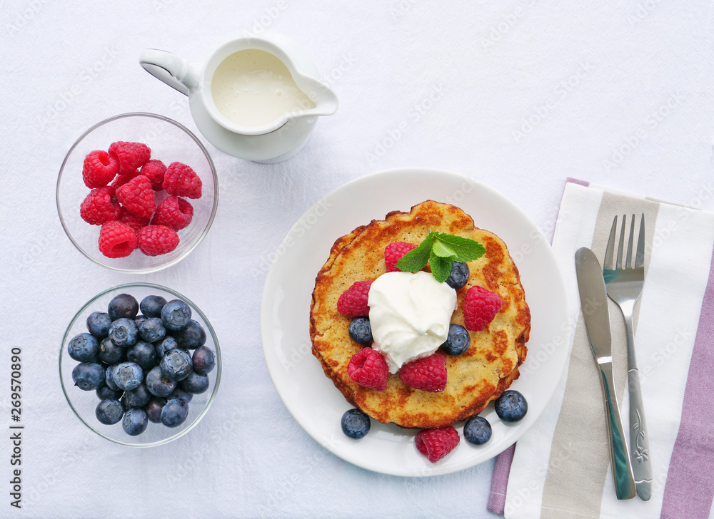 Keto pancakes made of coconut flour or almond flour Keto pancakes made of coconut flour or almond flour