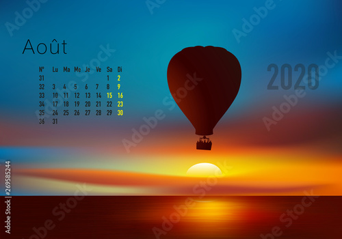 Calendrier 2020 prêt à imprimer en version française, composé d’une page pour chaque mois et d’une page de couverture. Ici le mois d’août. Il illustre le calme et la liberté avec des paysages naturels