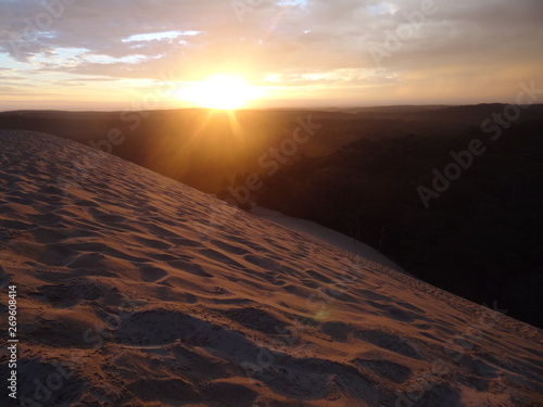 Dune du pilat sous couch   de soleil