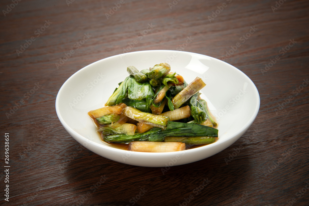 ギョウジャニンニクの醤油漬け