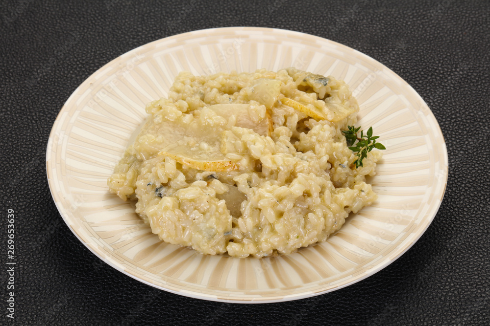 Risotto with pear and gorgonzola Risotto with pear and gorgonzola