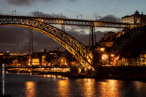bridge luiz first in Porto at night