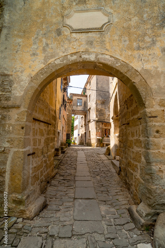 Mittelalterliches Künstlerdorf Groznjan, Istrien, Kroatien © Comofoto