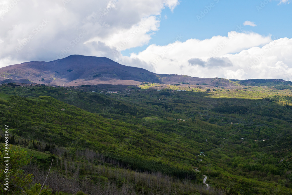 Fototapeta premium Beautiful spring landscape with hills in Tuscany