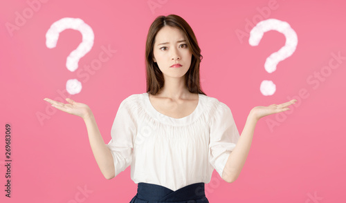 Foto 比較する女性