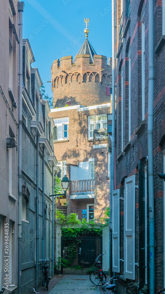 Urban alley in front of Kruittroen