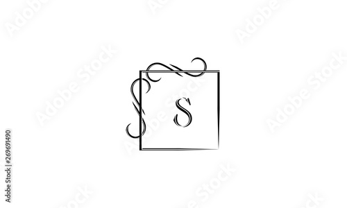 Simple and elegant monogram design template with letter. Vector illustration. 